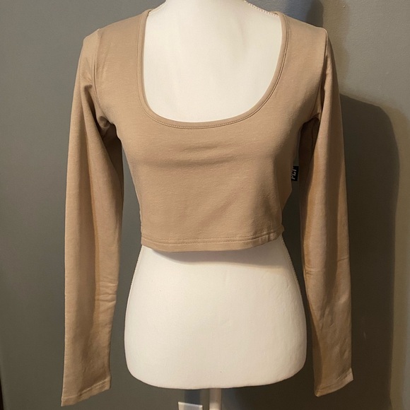 PrettyLittleThing Tops - PrettyLittleThing Beige Long Sleeve Crop Top